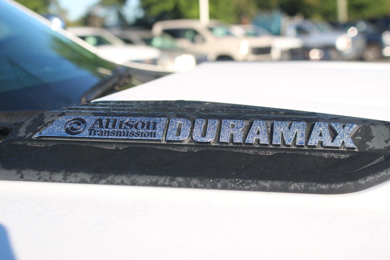 Used 2021 SUMMIT WHITE Chevrolet High Country image 12