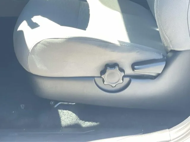 Used 2018 White Toyota SR5 image 15