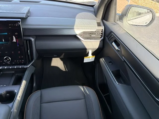 New 2026 Summit White GMC AT4 image 19