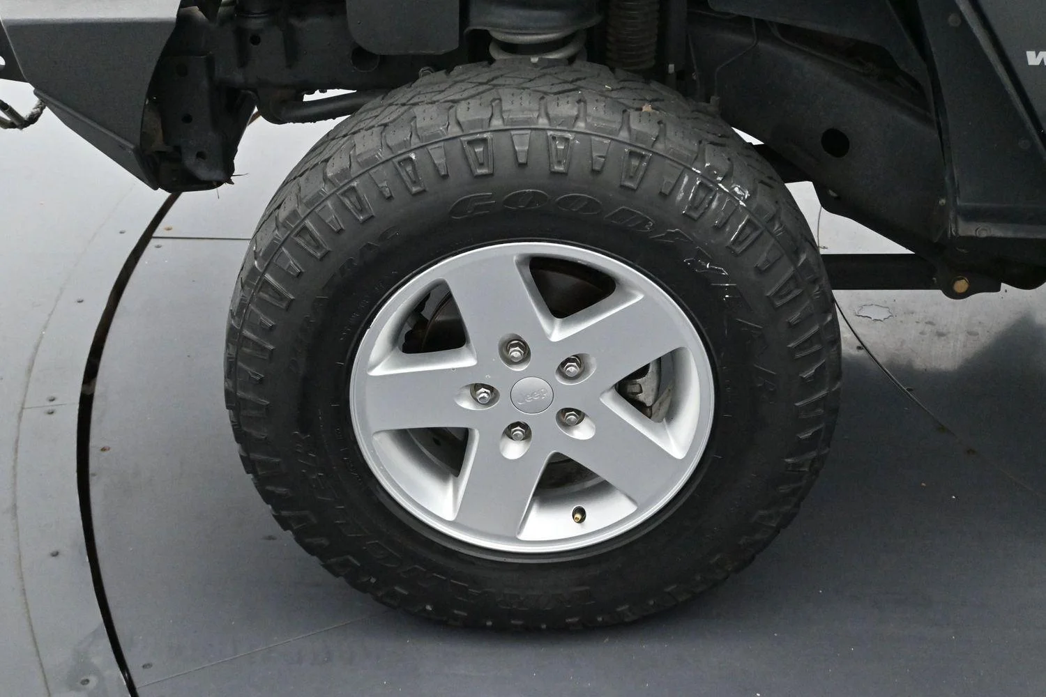 Used 2017 Granite Crystal Metallic Clearcoat Jeep Rubicon image 28
