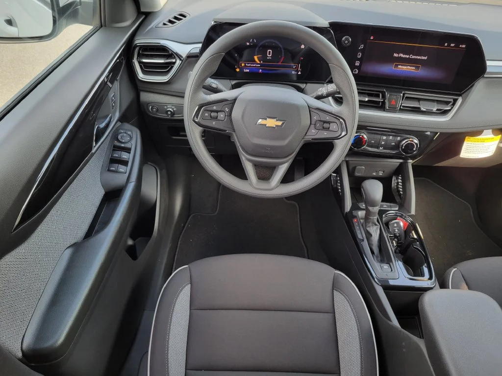New 2026 Summit White Chevrolet LT image 17