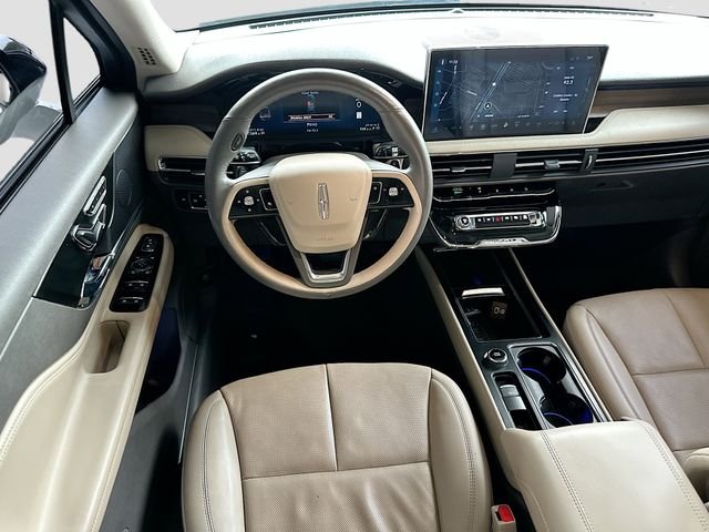Used 2023 White Lincoln Reserve image 23