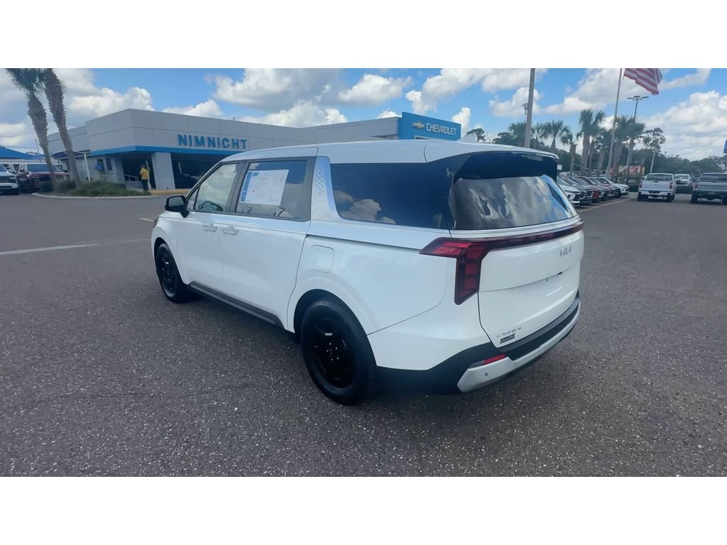 Used 2025 White Kia LXS image 4
