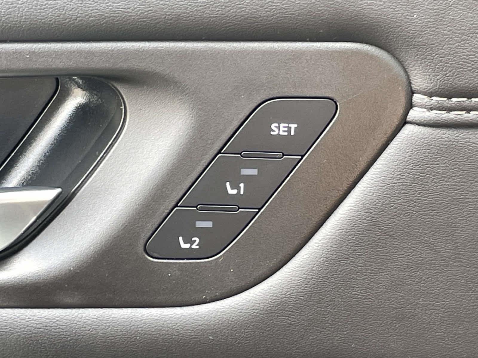 New 2026 Boulder Gray Pearl/Super Black Nissan Platinum image 29