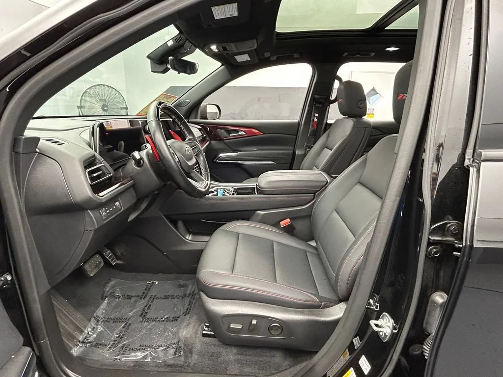 Used 2025 Mosaic Black Metallic Chevrolet Z71 image 12