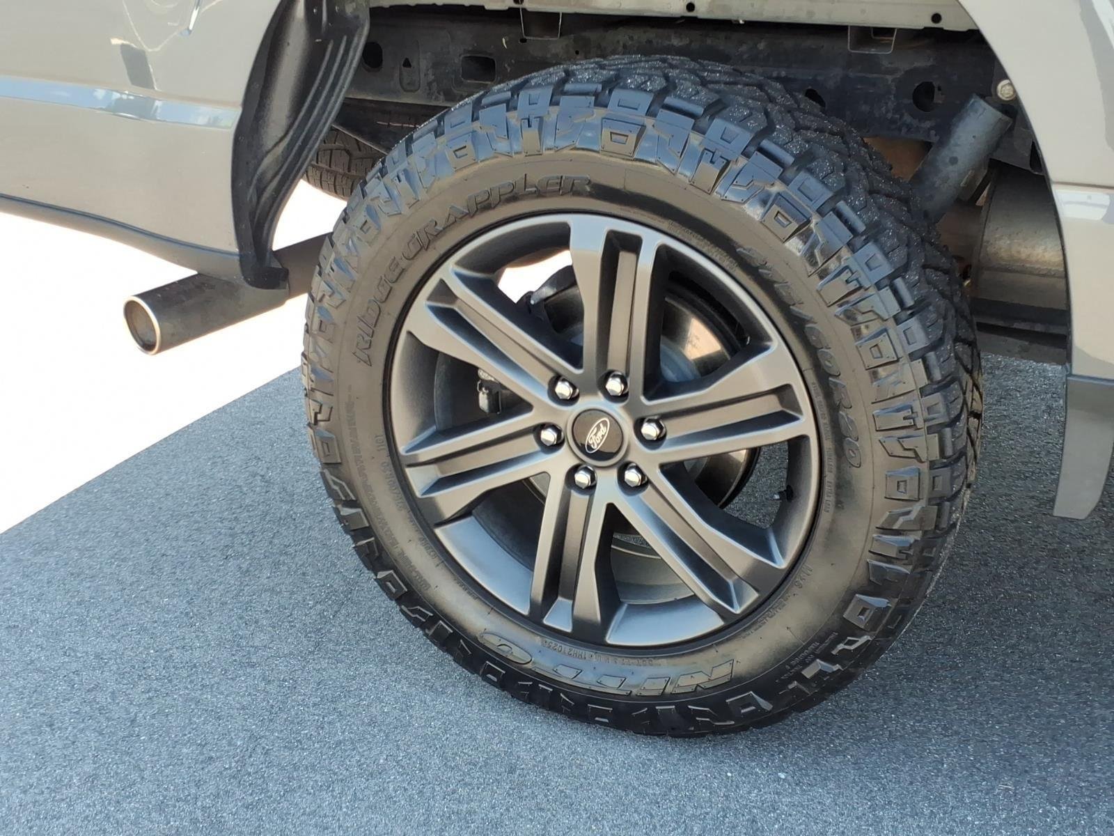 Used 2022 Carbonized Gray Metallic Ford XLT image 13