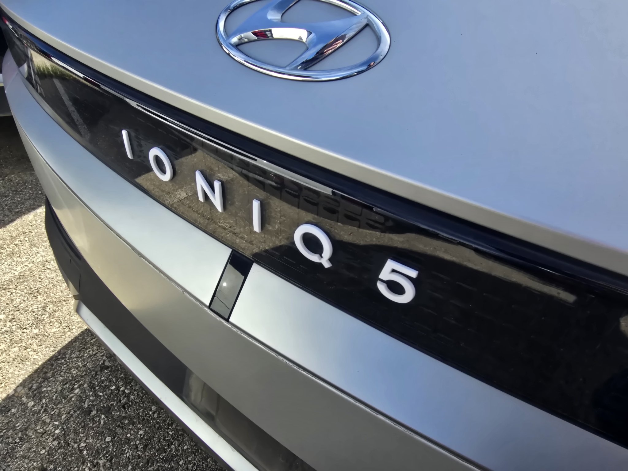 Used 2024 Gravity Gold (Matte Gold) Hyundai SEL image 12