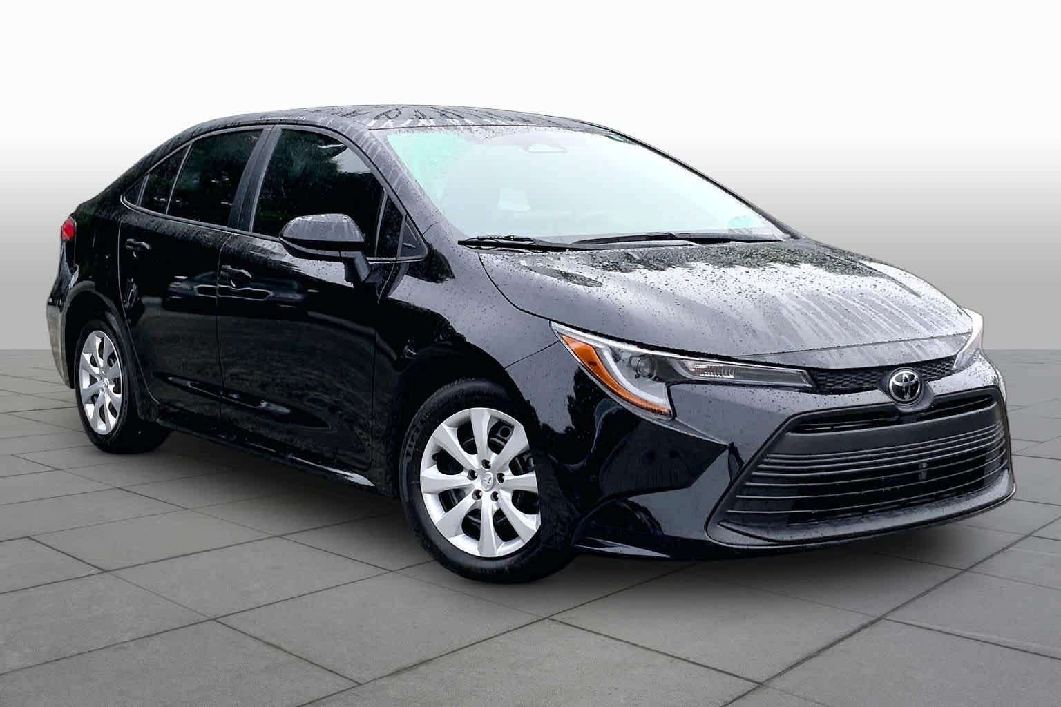 Used 2025 Midnight Black Metallic Toyota LE image 3