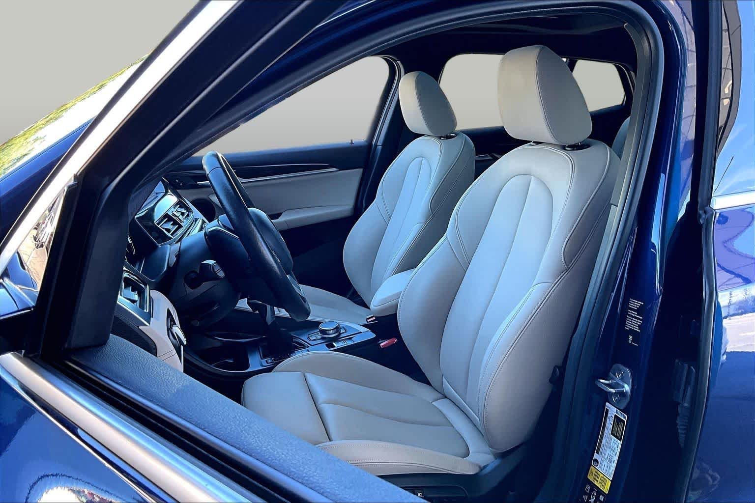 Used 2019 Mediterranean Blue Metallic BMW xDrive28i image 9