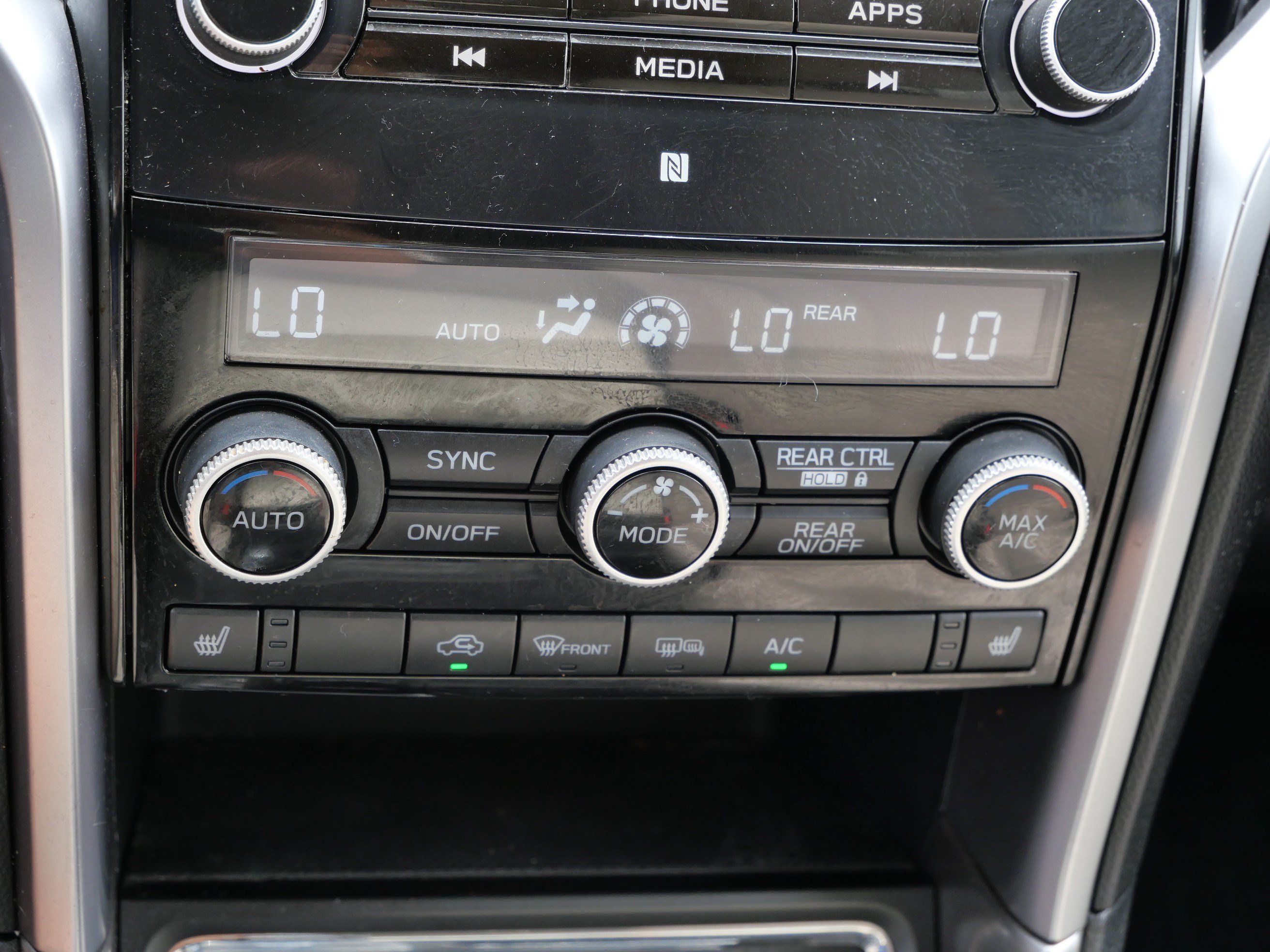 Used 2022 Crystal White Pearl Subaru Premium image 23