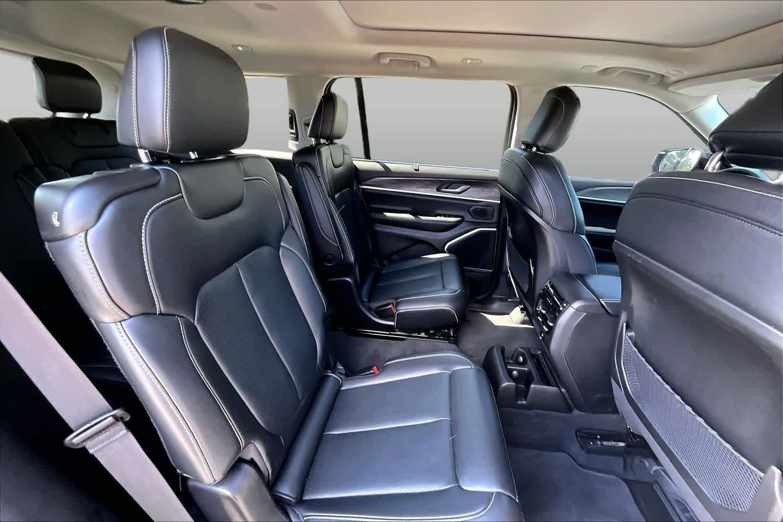 Used 2022 Bright White Clearcoat Jeep Limited image 20