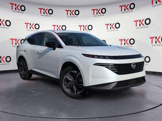 Used 2025  Nissan SV image 2