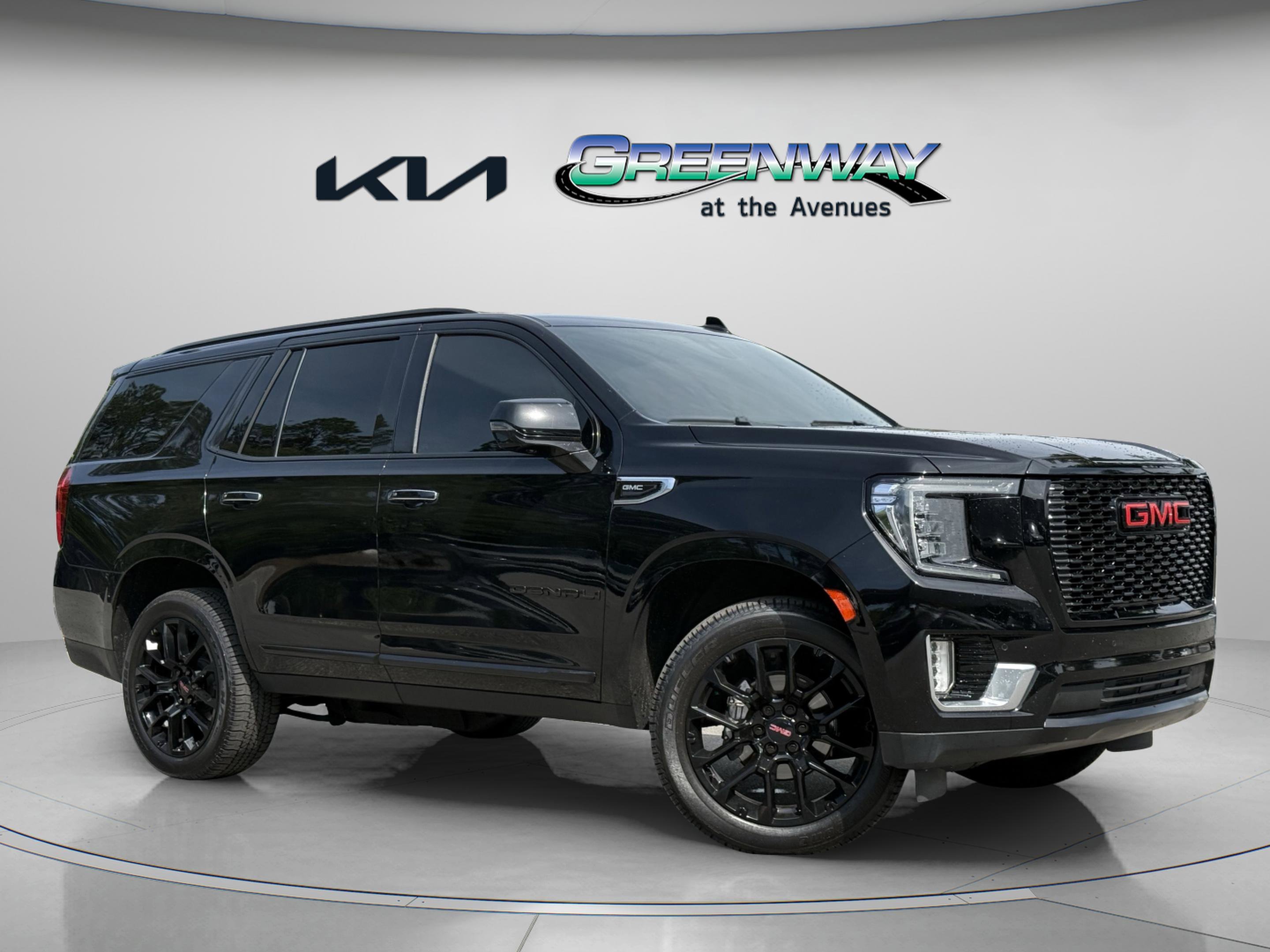 2022 GMC Yukon 4WD Denali's photo