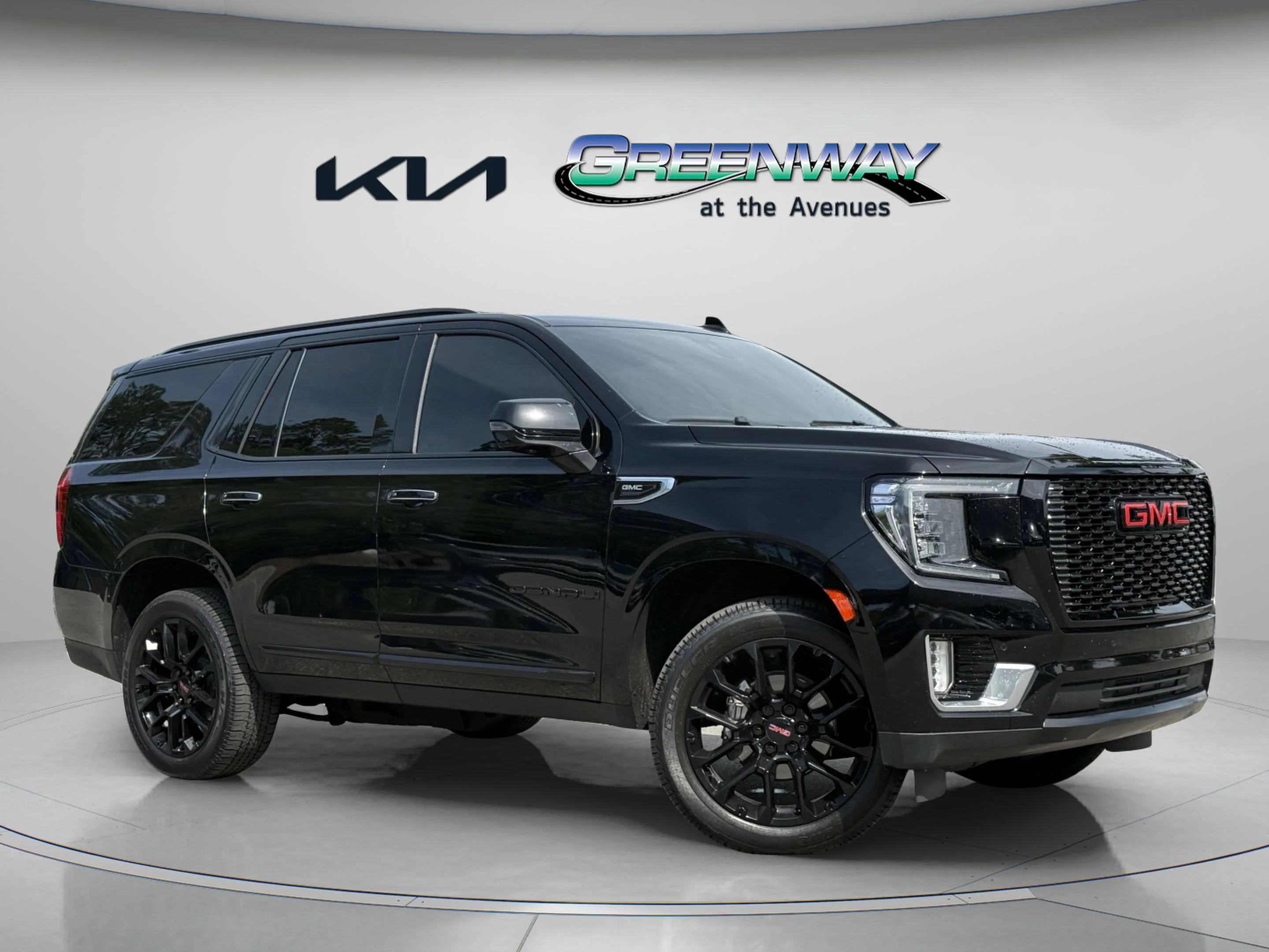 2022 GMC Yukon 4WD Denali's photo