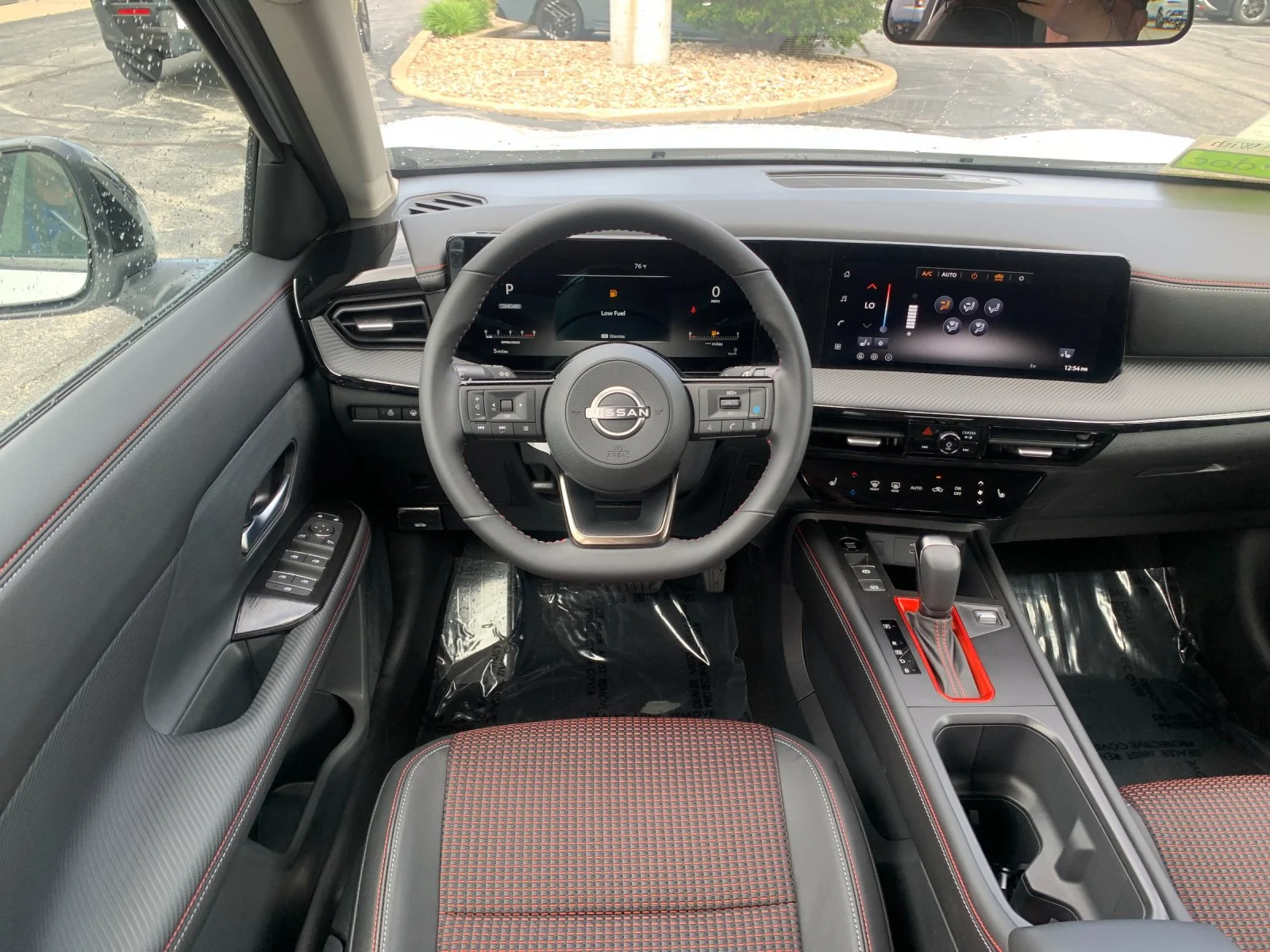 New 2026 Aspen White TriCoat / Super Black Two-tone Nissan SR image 15