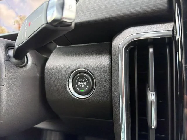 New 2026 Summit White GMC Elevation image 28