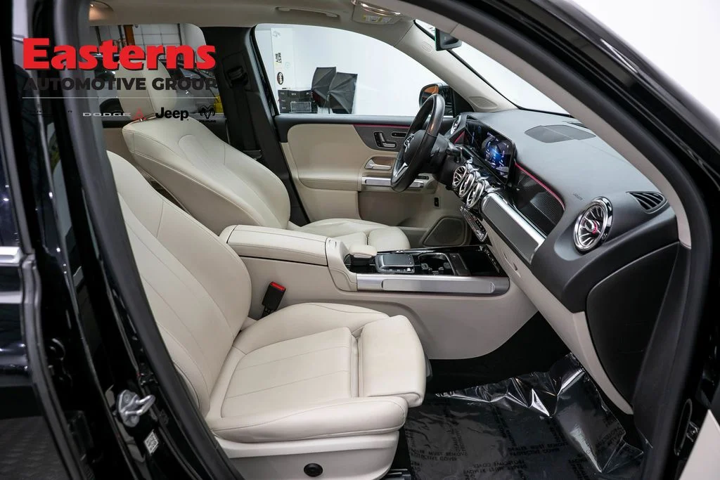 Used 2021 Black Mercedes-Benz GLB 250 image 24