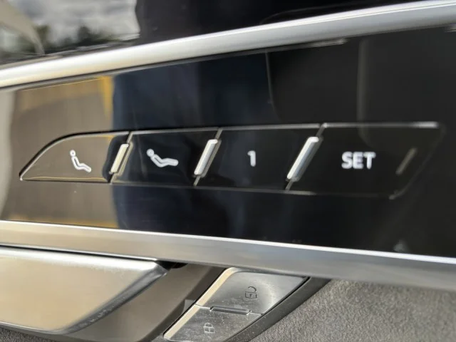 Used 2022 Mythos Black Metallic Audi BLACK OPTIC PLUS & EXECUTIVE PACKAGE !! BANG & OLUFSEN ADVANCED !!! OVER $ 146K MSRP !!! image 39
