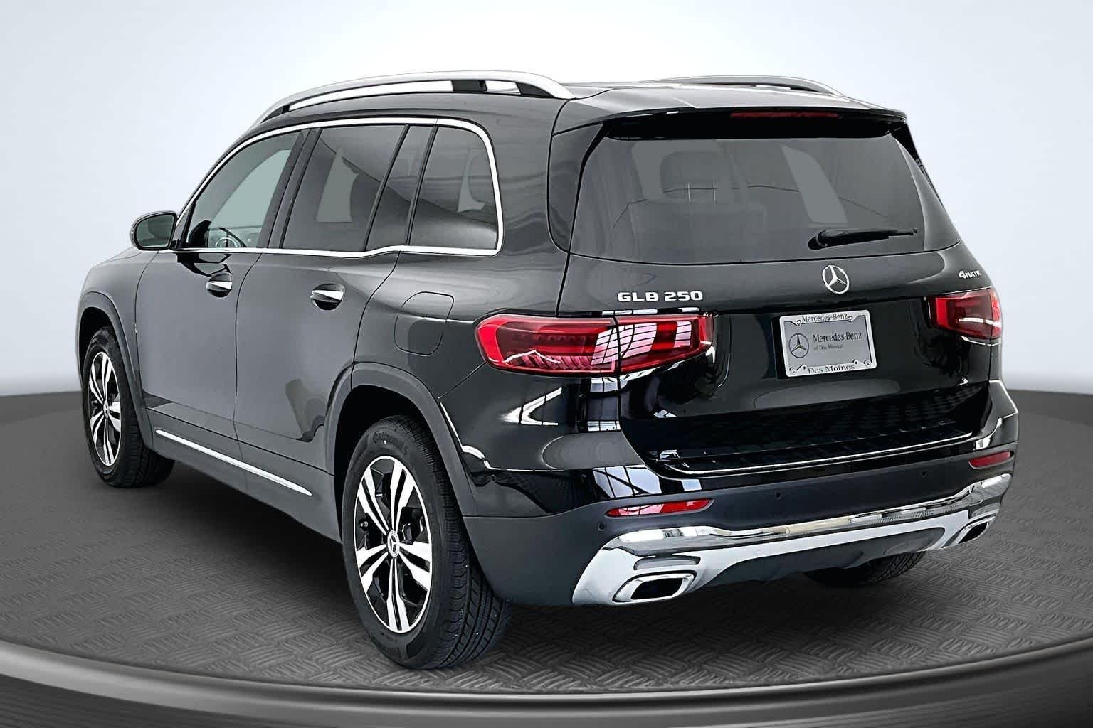 New 2026 Cosmos Black Metallic Mercedes-Benz GLB 250 image 4