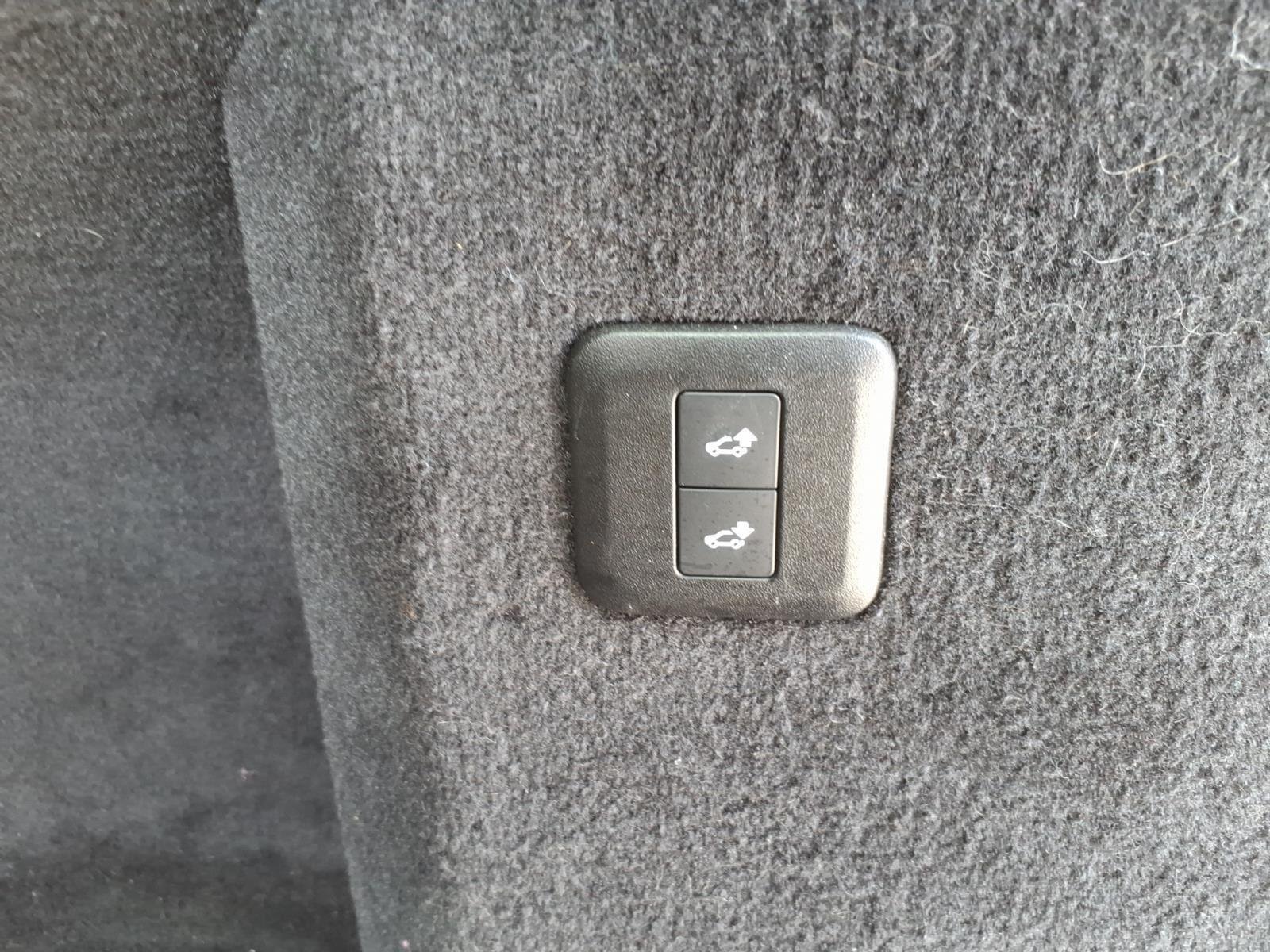 Used 2022 Santorini Black Metallic Land Rover HSE Silver Edition image 24