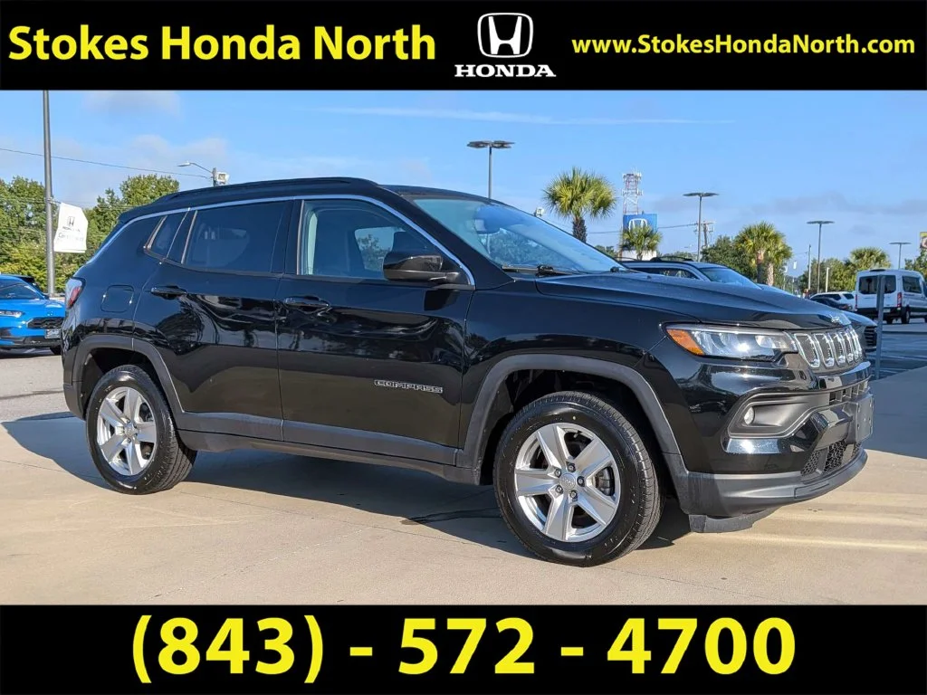 Used 2022 Black Jeep Latitude image 2