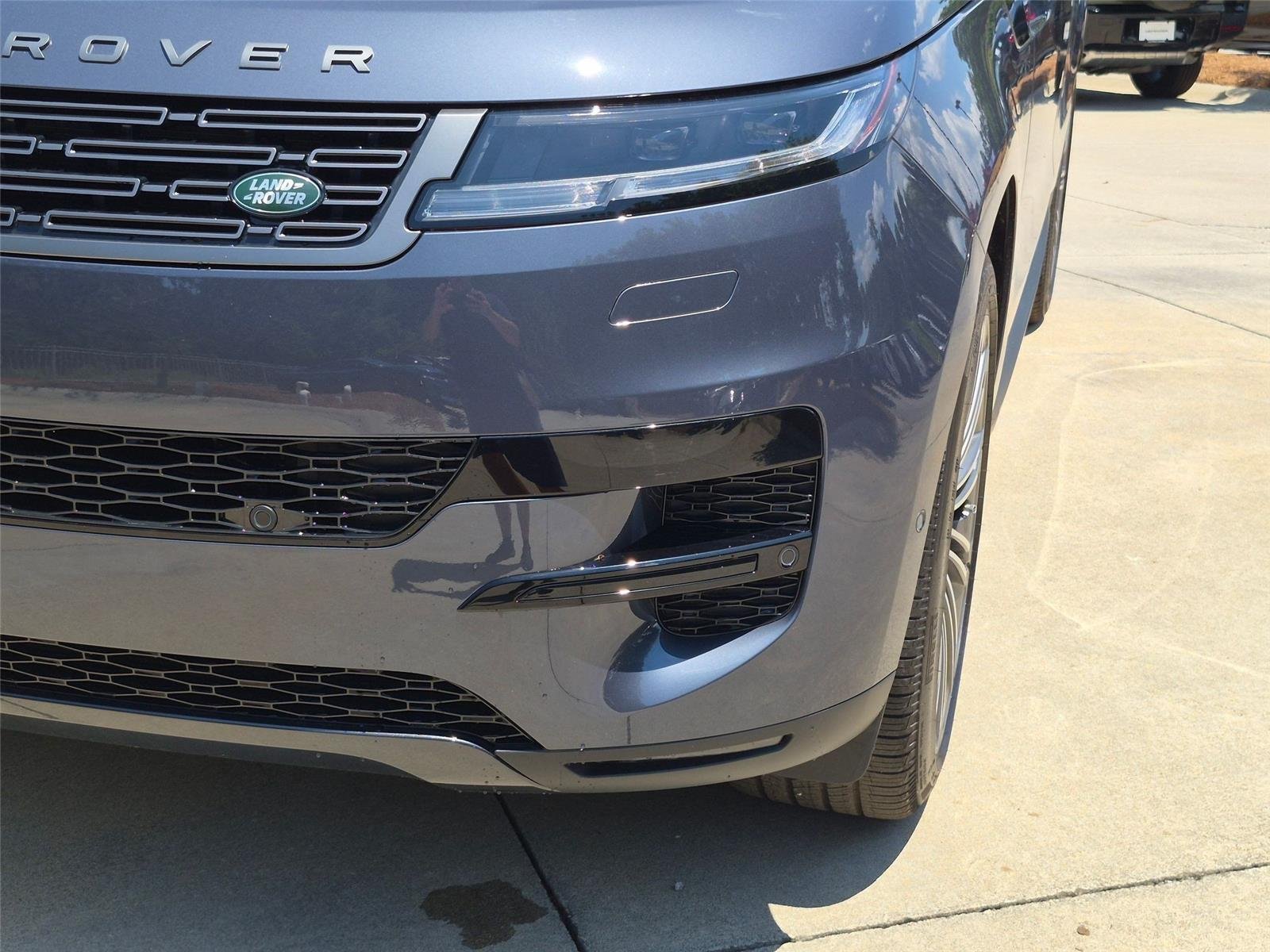 New 2026 Varesine Blue Metallic Land Rover SE image 9