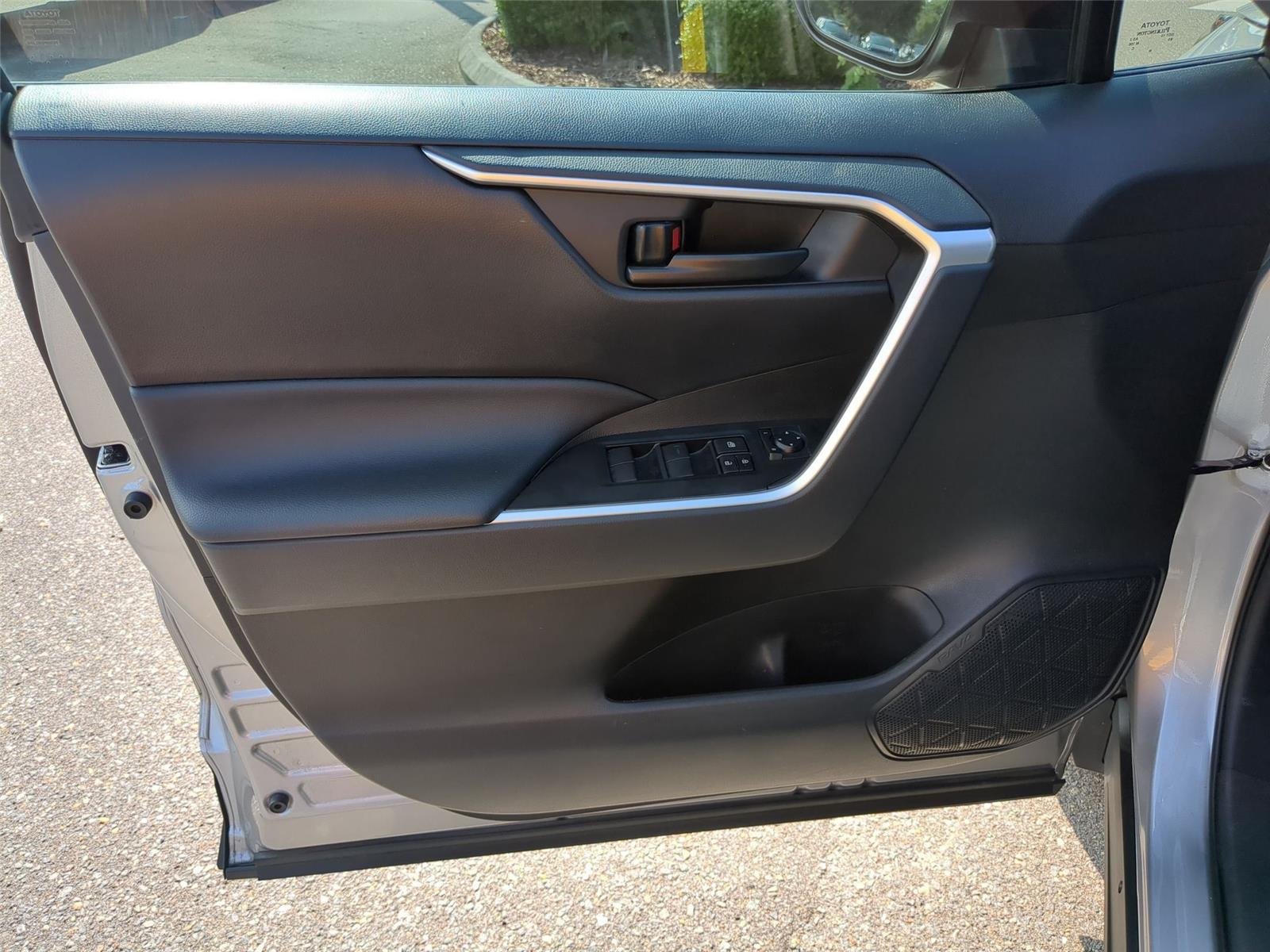 Used 2025 Silver Sky Metallic Toyota LE image 12