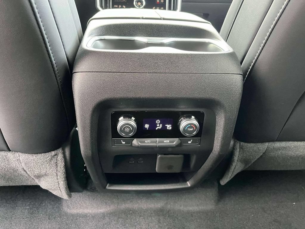 New 2026 Sterling Metallic GMC Elevation image 14