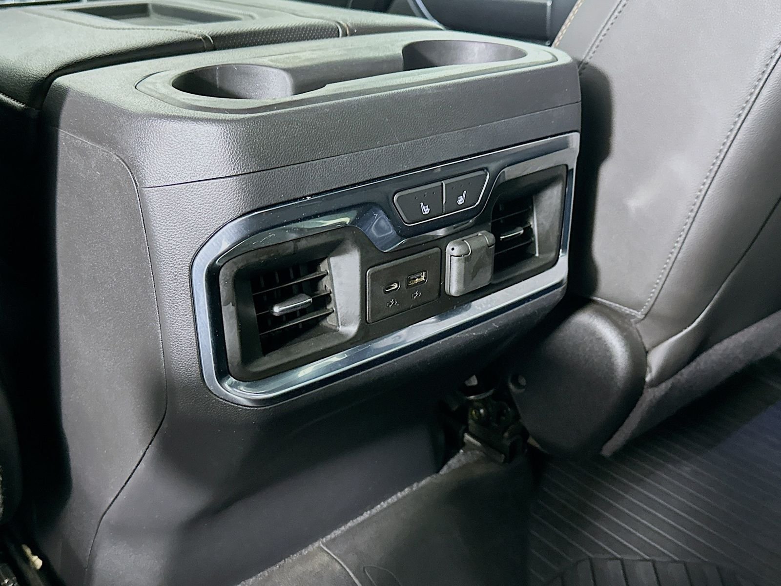 Used 2020 Summit White GMC AT4 image 29