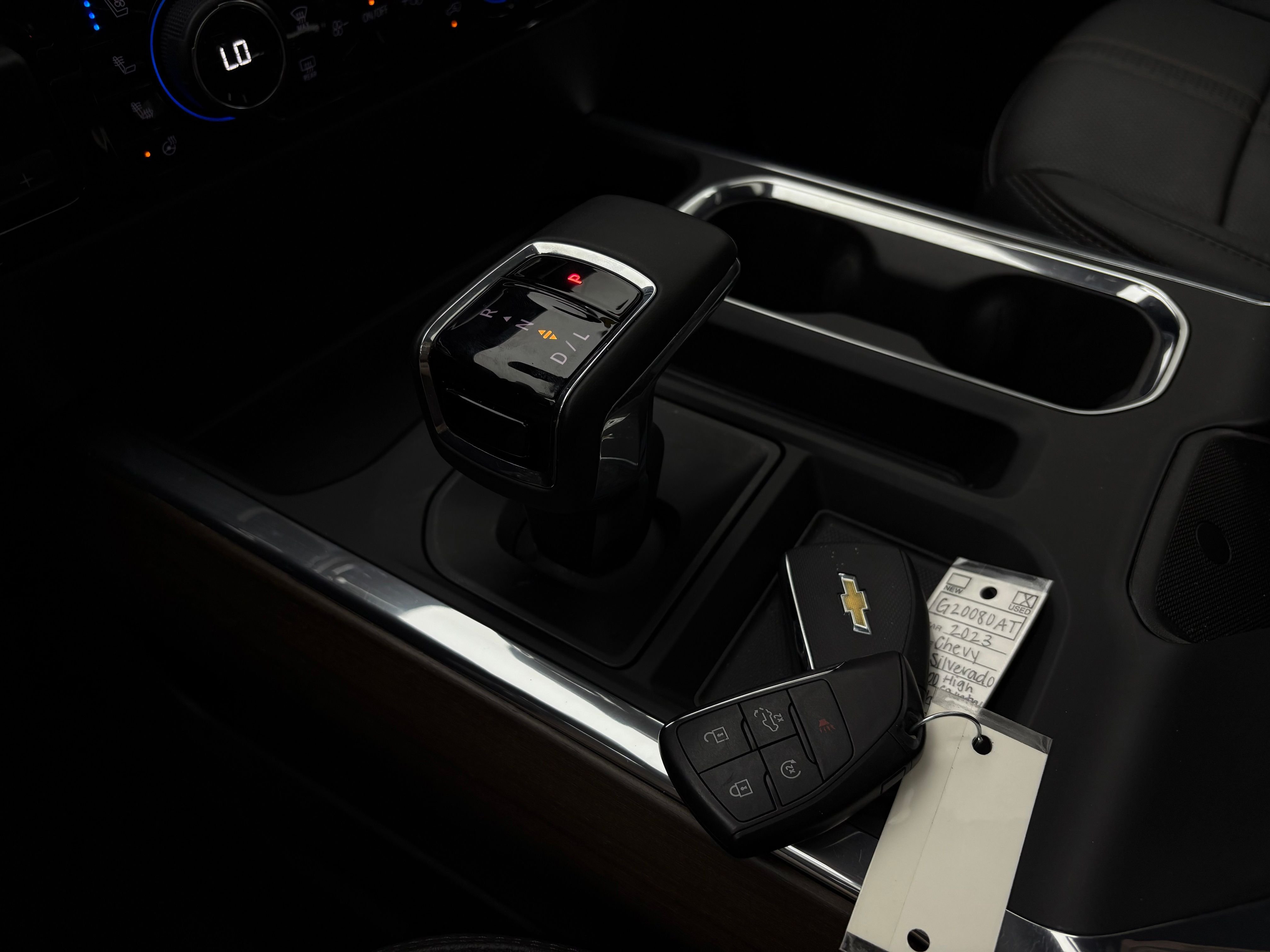 Used 2023 Iridescent Pearl Tricoat Chevrolet High Country image 35