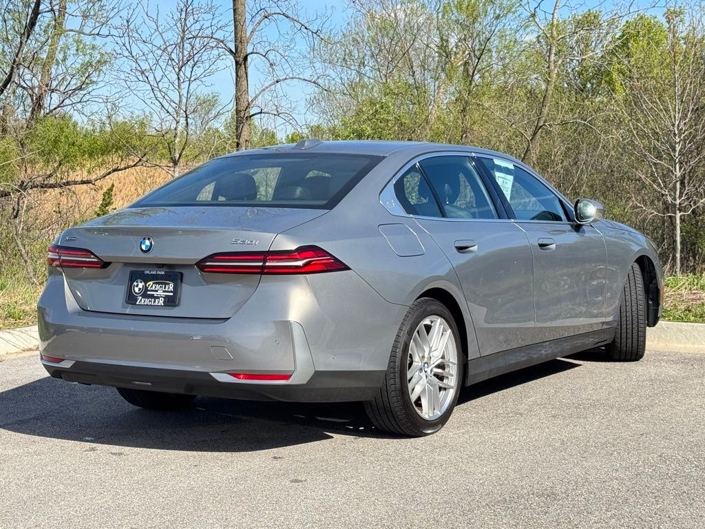 Used 2024 Gray BMW 530i xDrive image 6