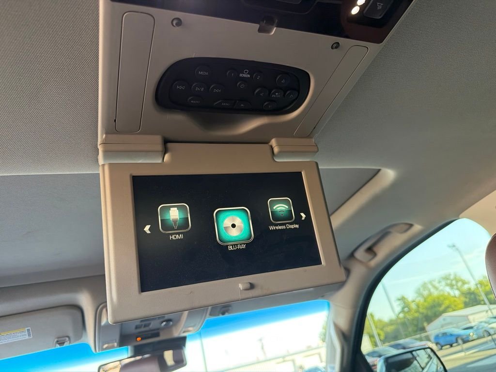 Used 2018 White Chevrolet Premier image 21