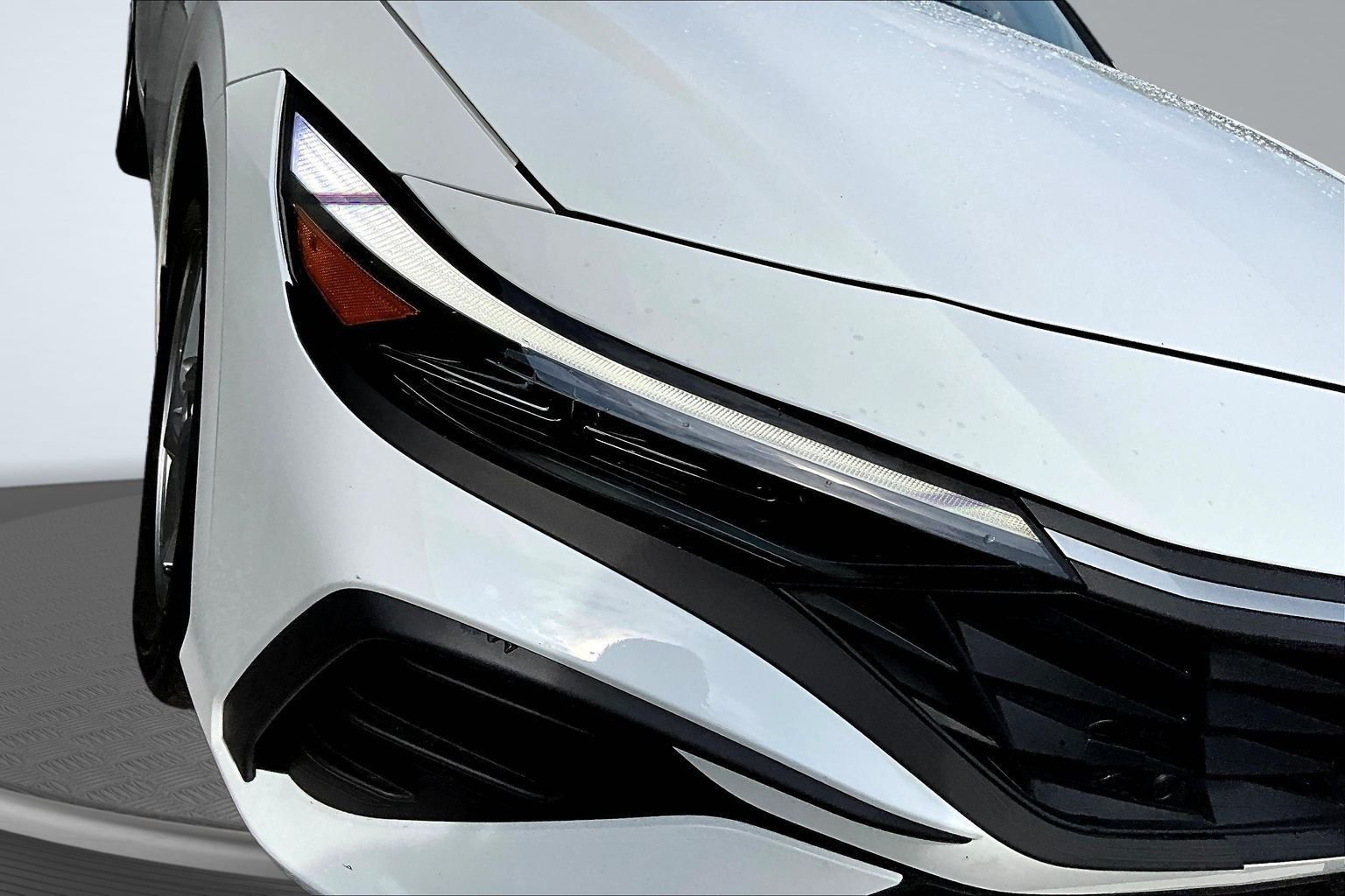 Certified Used 2025 White Hyundai SE image 27