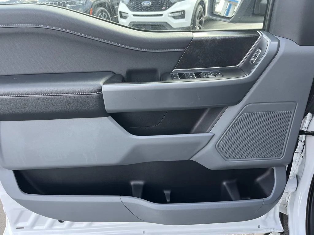 Used 2022 Oxford White Ford XLT image 15