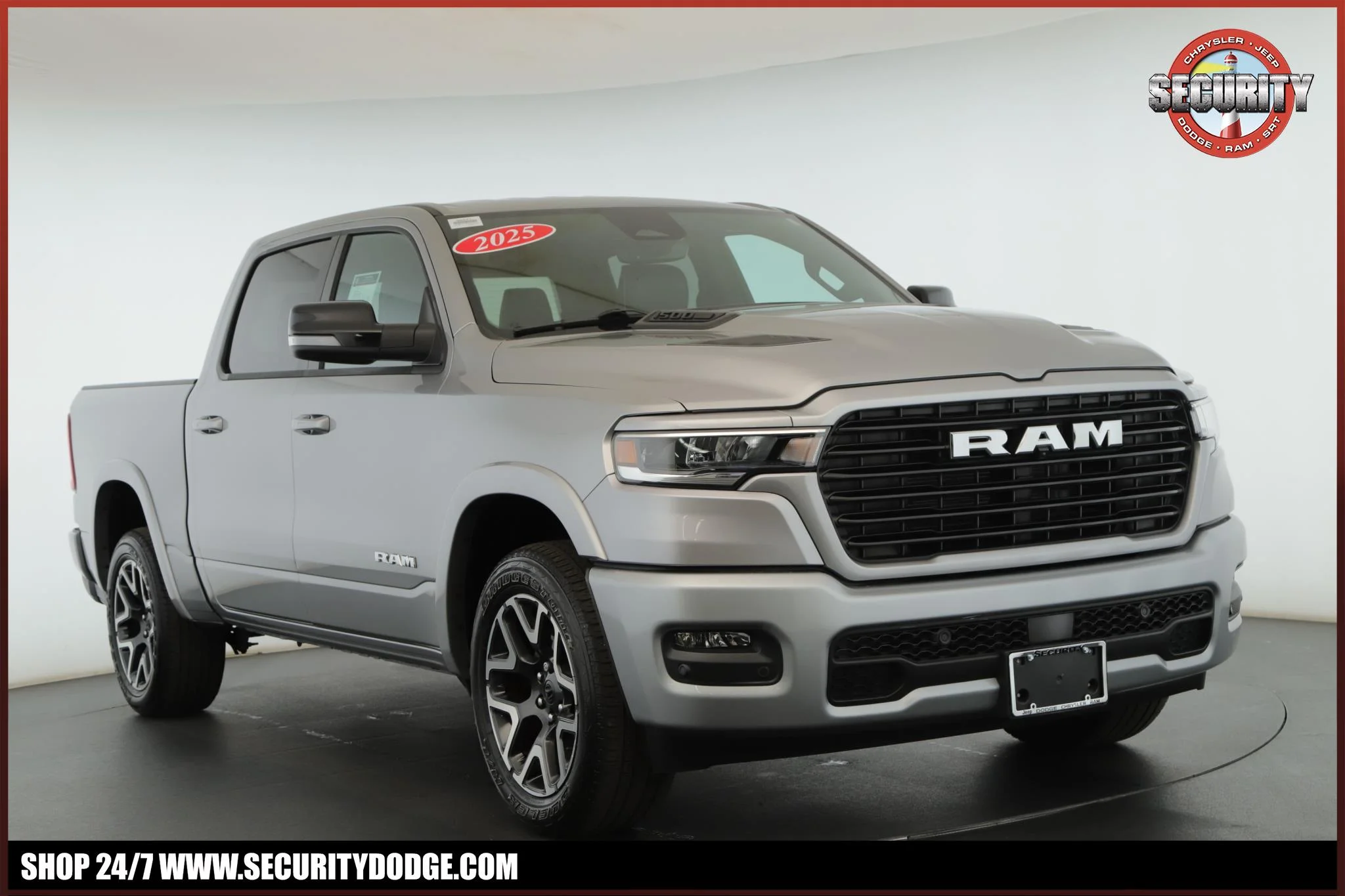 2025 RAM 1500 Laramie 4x4 Crew Cab 5'7's photo