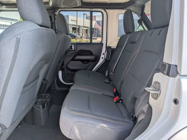 Used 2024 White Jeep Sahara image 13