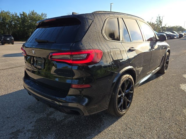 Used 2020 Black Sapphire Metallic BMW sDrive40i image 5