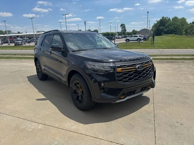 New 2026 Agate Black Metallic Ford Tremor® image 1