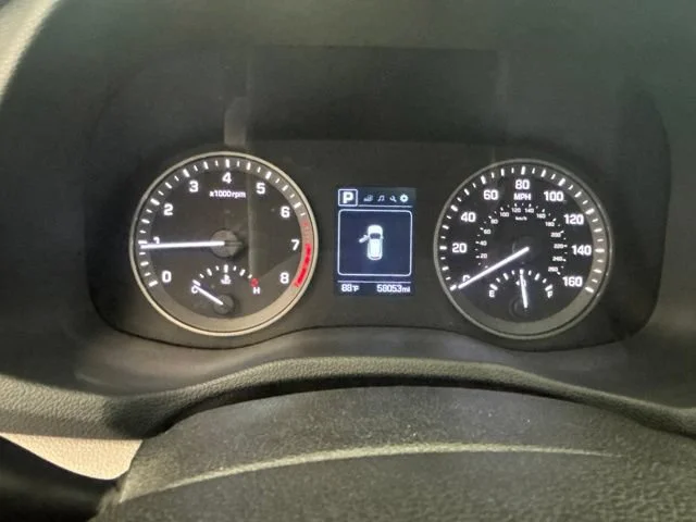 Used 2018 White Hyundai Value image 4