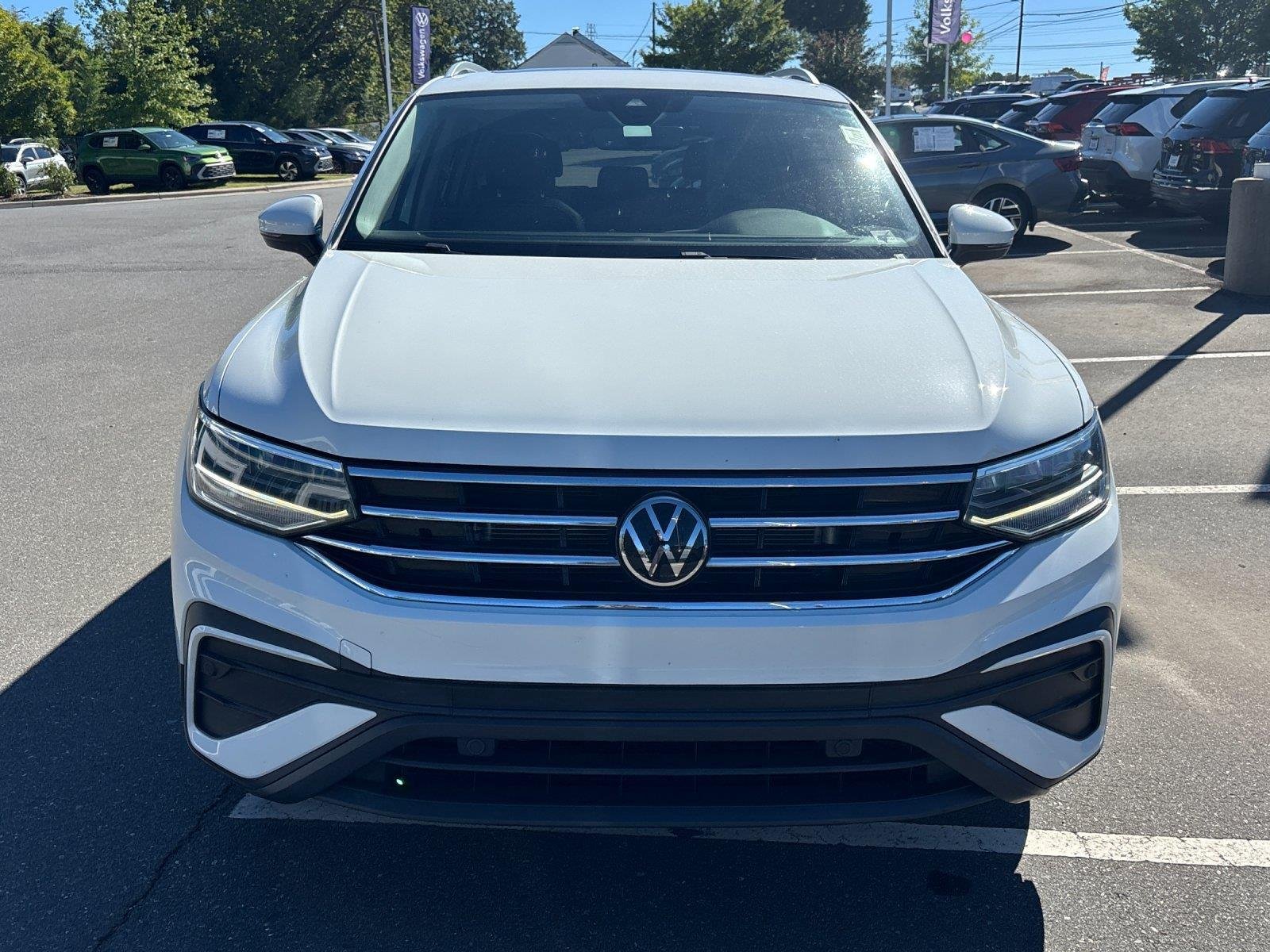 Used 2024 Pure White Volkswagen SE image 8
