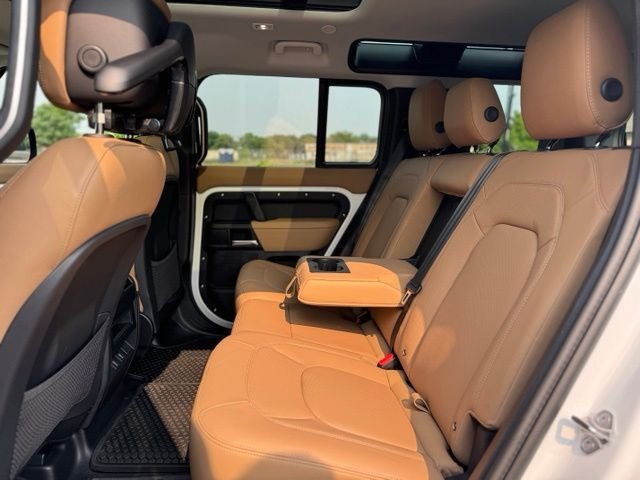 New 2026 Fuji White Land Rover S image 11