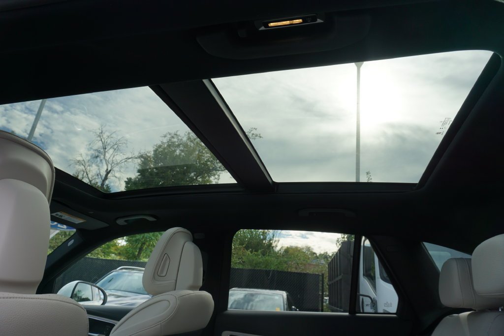 Certified Used 2024 Polar White Mercedes-Benz GLC 300 image 26