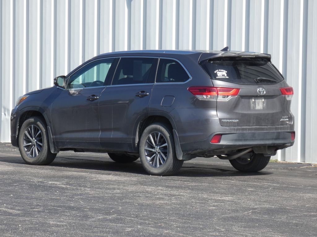 Used 2019 Gray Toyota XLE image 36