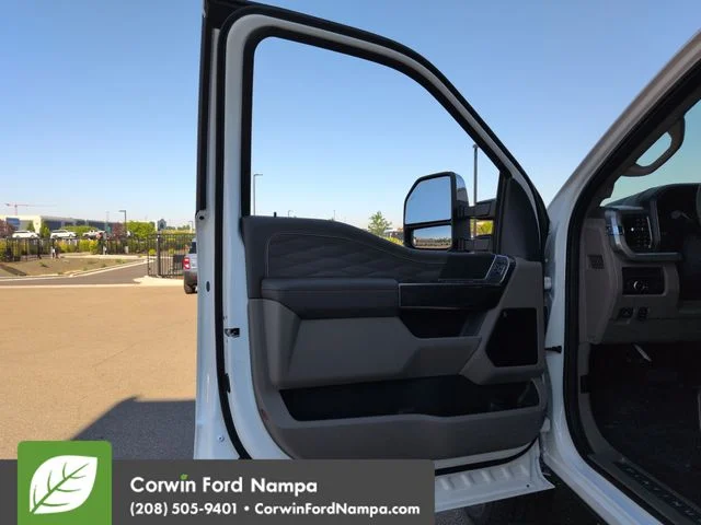 New 2026 Star White Metallic Tri-Coat Ford Platinum image 10
