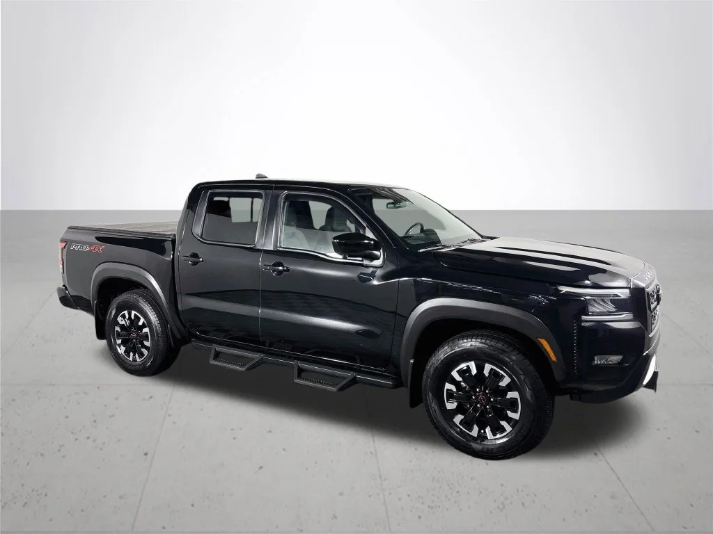 Used 2022 Black Nissan PRO-4X image 4