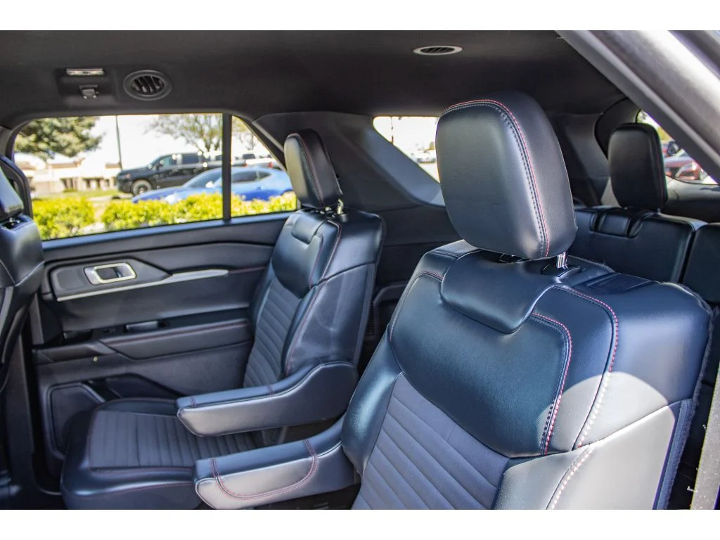 Used 2025 Carbonized Gray Metallic Ford ST-Line image 19