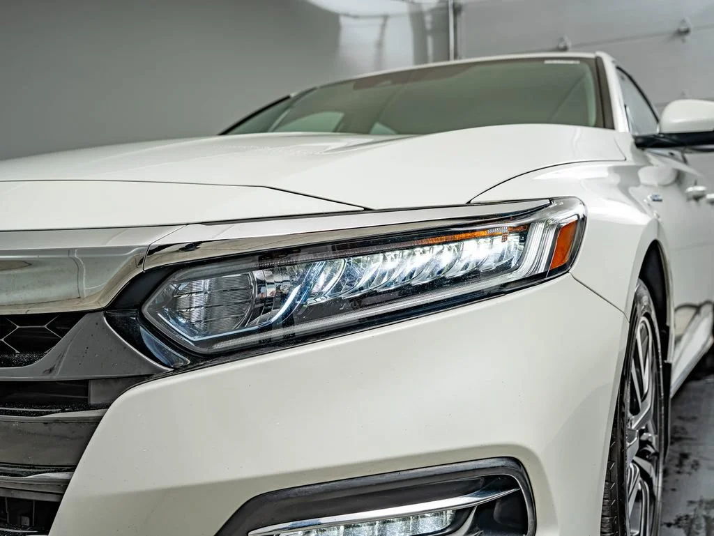 Used 2018 White Orchid Pearl Honda EX-L image 14