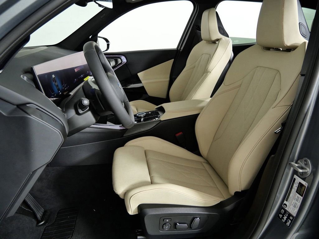 Used 2026 Skyscraper Grey Metallic BMW 30 xDrive image 35