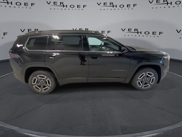 New 2026 Diamond Black Crystal Pearl-Coat Exterior Paint Jeep Laredo image 9