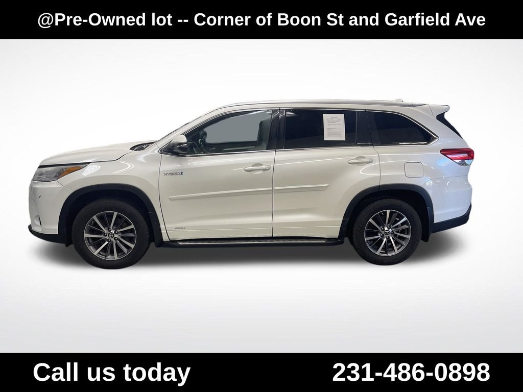 Used 2017 White Toyota XLE image 2